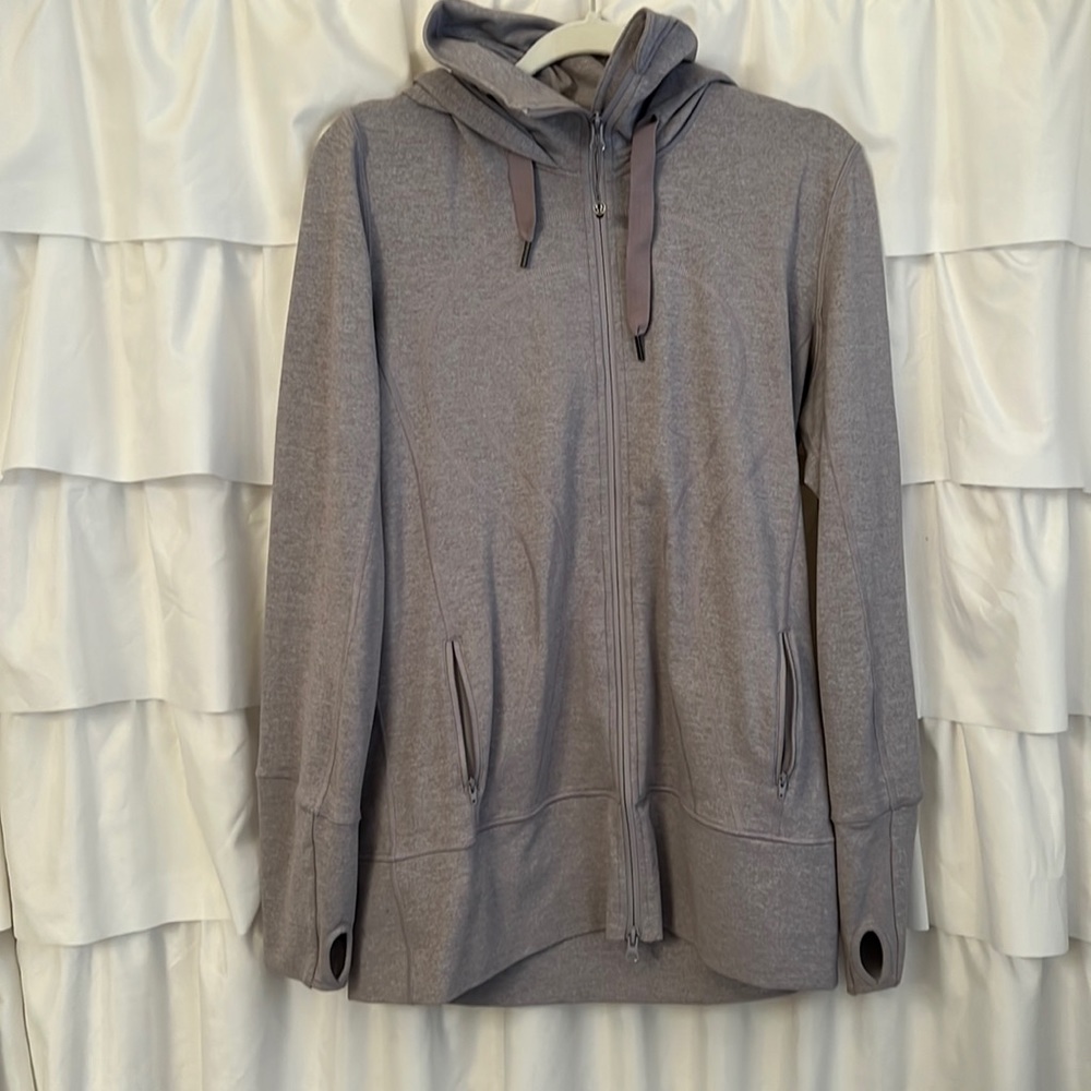 Lululemon size 12 jacket excellent condition